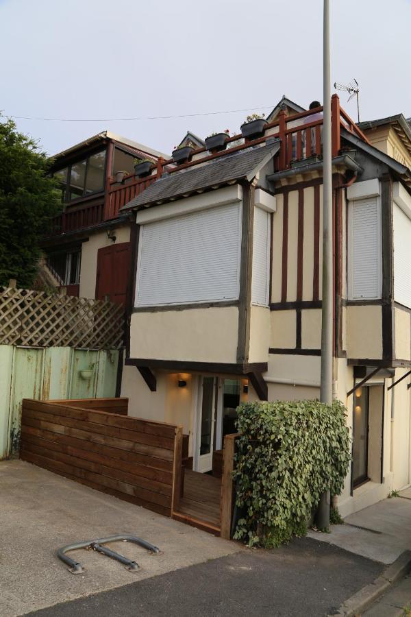 Appartement Face Mer Avec Terrasse Et Parking Trouville-sur-Mer Exterior foto